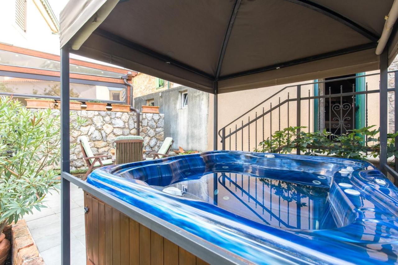 Holiday Home Bozanic Vrbnik Ngoại thất bức ảnh