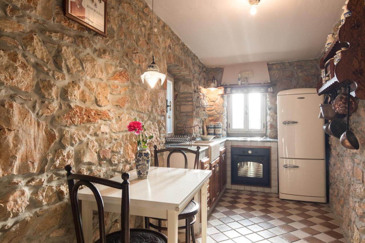 Holiday Home Bozanic Vrbnik Ngoại thất bức ảnh