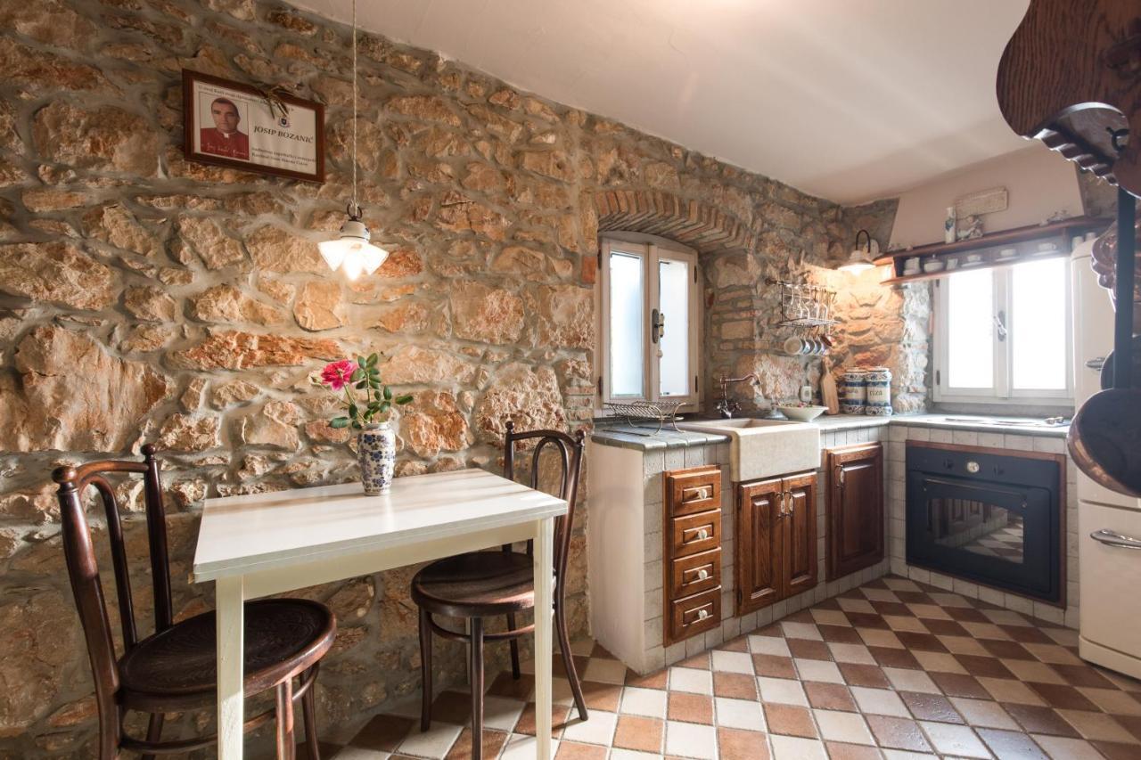 Holiday Home Bozanic Vrbnik Ngoại thất bức ảnh