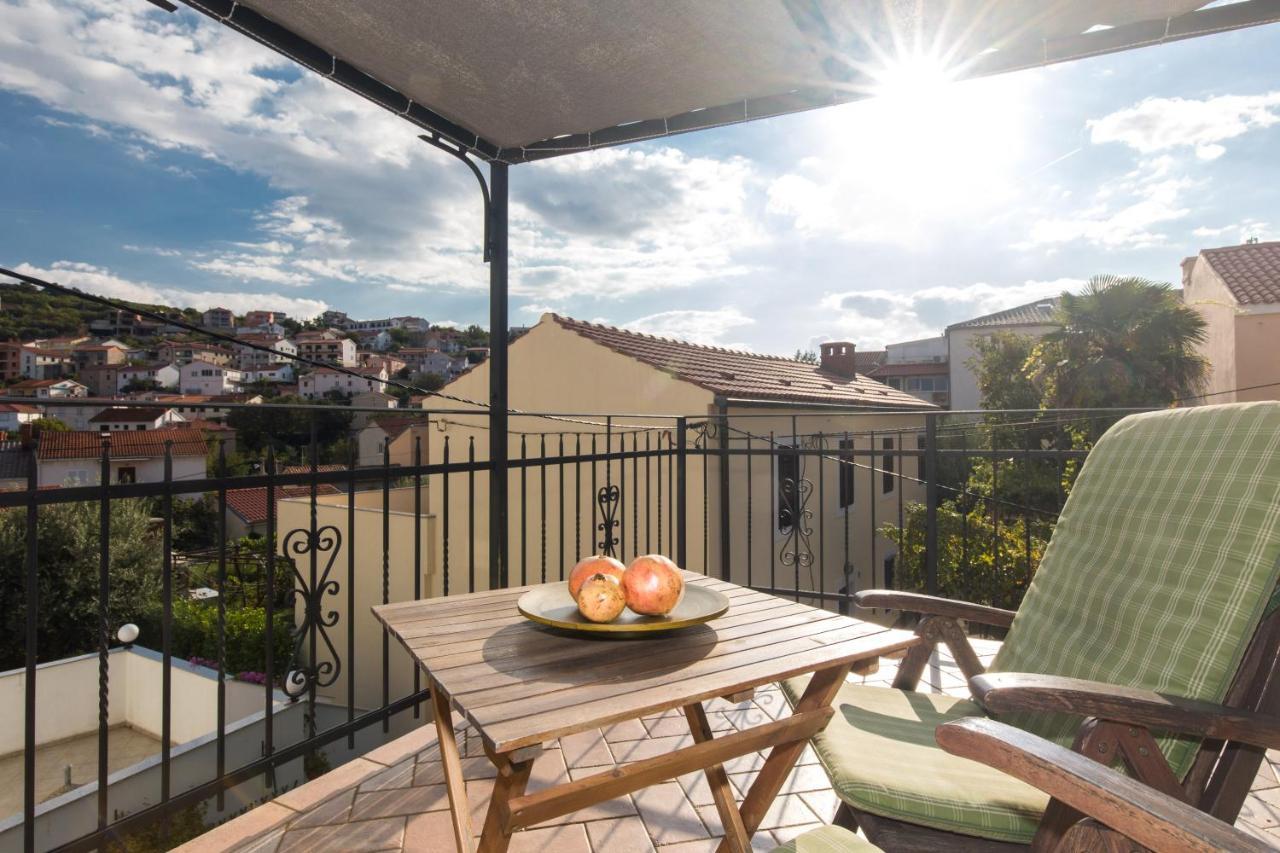 Holiday Home Bozanic Vrbnik Ngoại thất bức ảnh